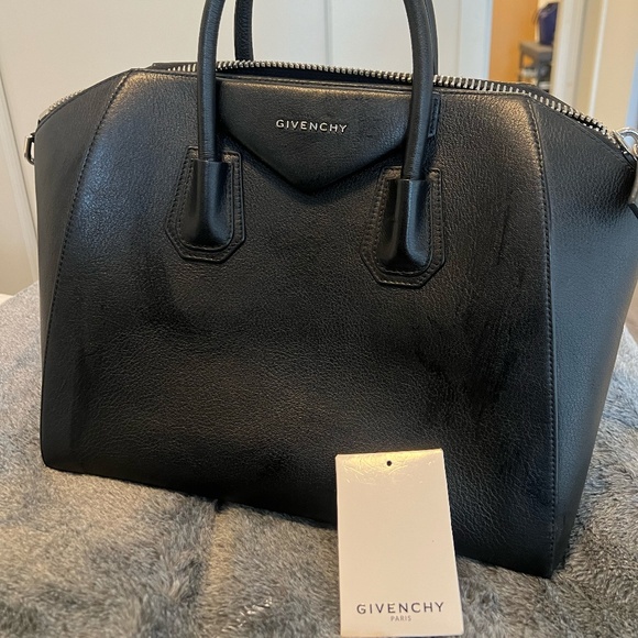 Givenchy Antigona Handbag - Picture 1 of 6